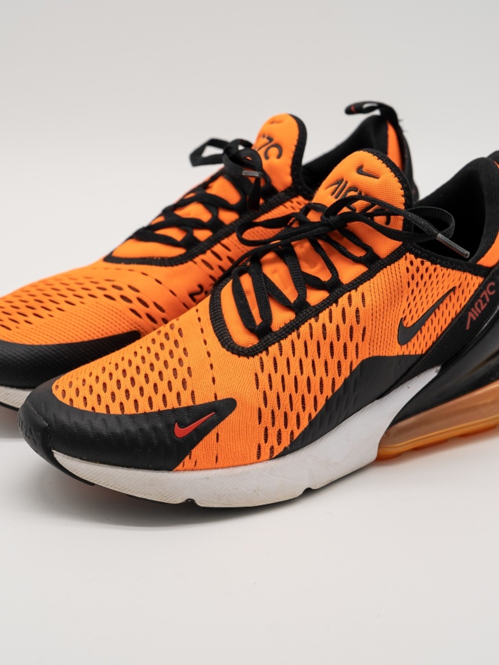 Size 9.5 - Nike Air Max 270 Black Orange White BV2517-800